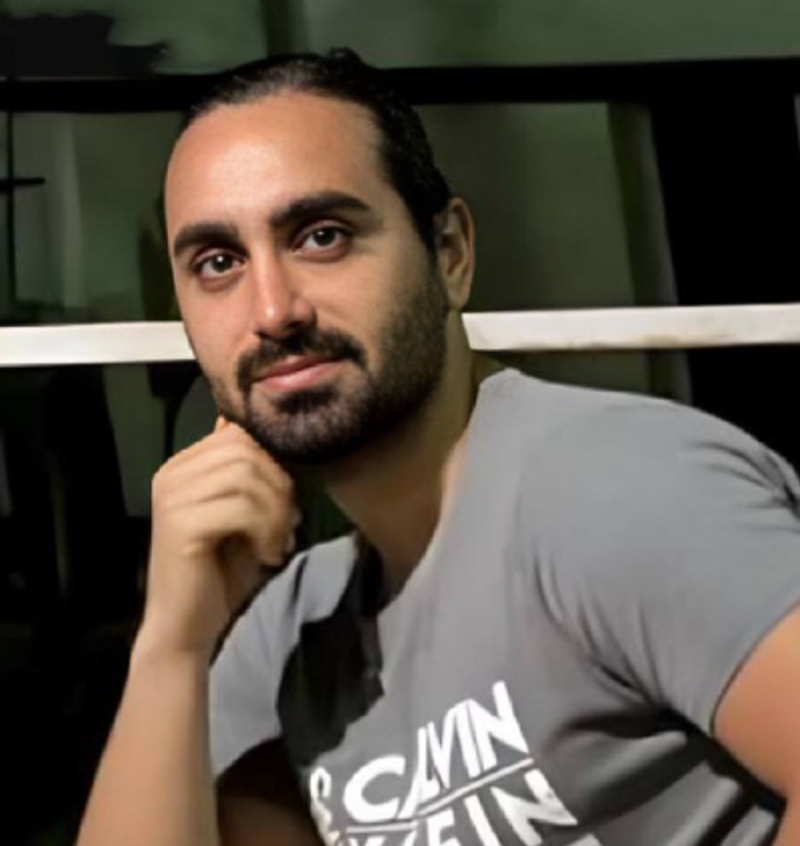 آرش حسنی