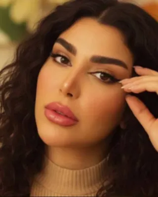 مینا پاک منش