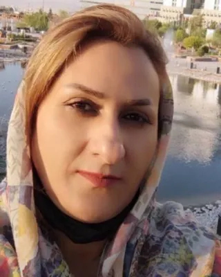 عذرا بهادری