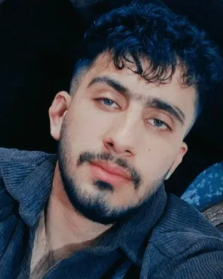 پویا وکیلی