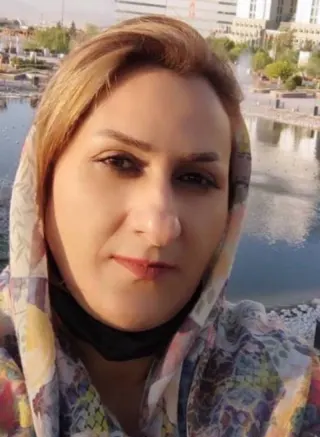 عذرا بهادری