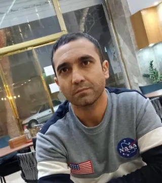 Reza Gholipour