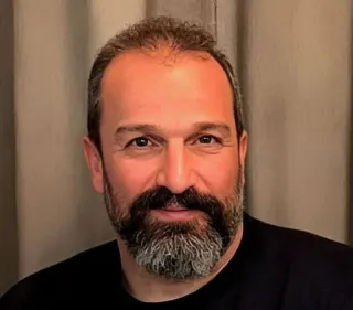 خسرو اسدی کناری