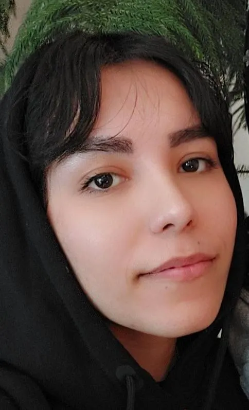 Maryam Loghmani (Darvish Loghmani)