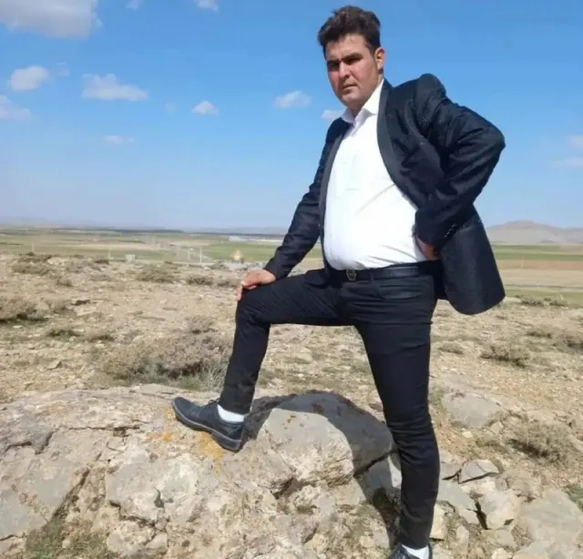 اکبر رستم